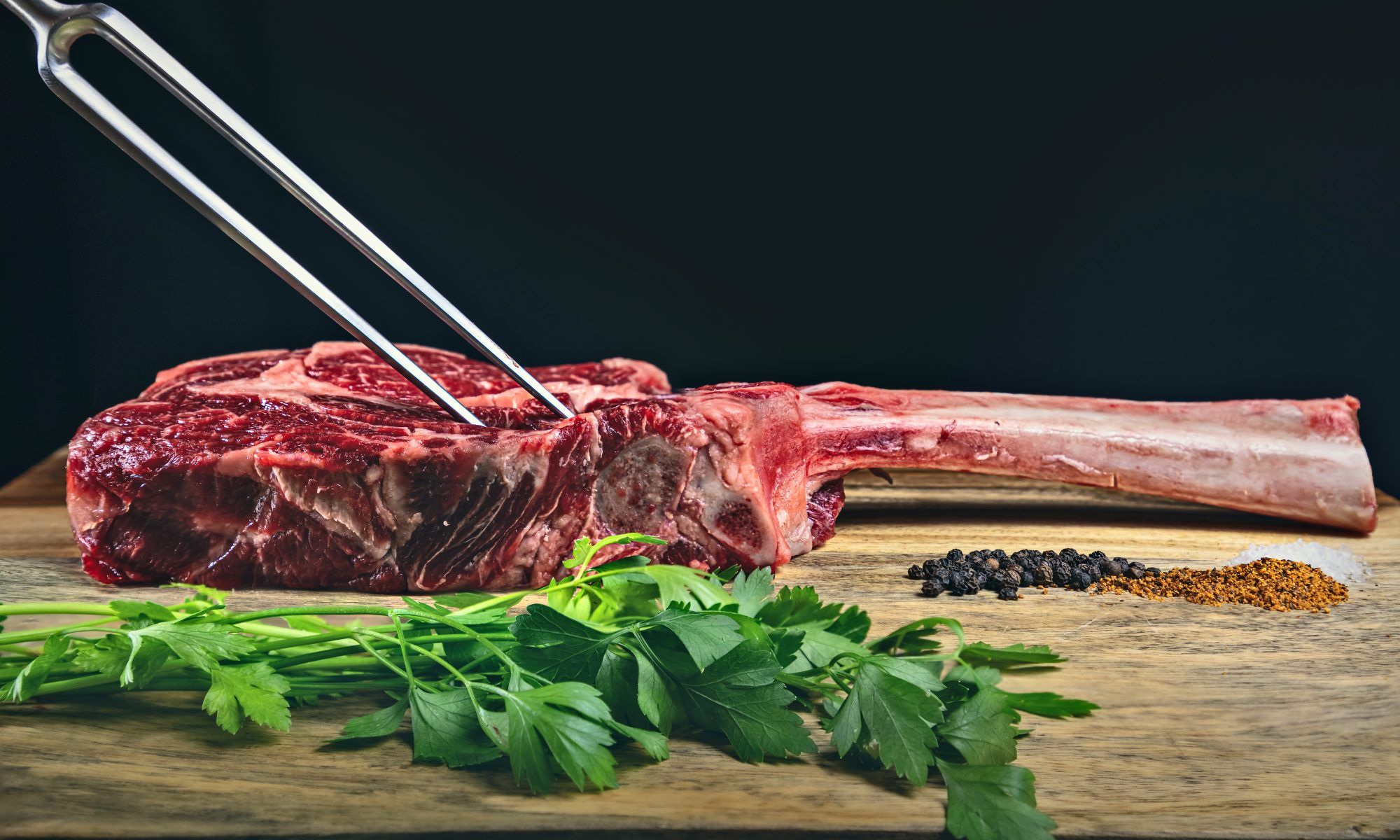 La carne de wagyu está considerada como la preferible carne de vacuno de todo el mundo. Su altísima calidad viene definida por una sucesión de parámetros entre los que resaltan el nivel de grasa infiltrada y la calidad de la misma.